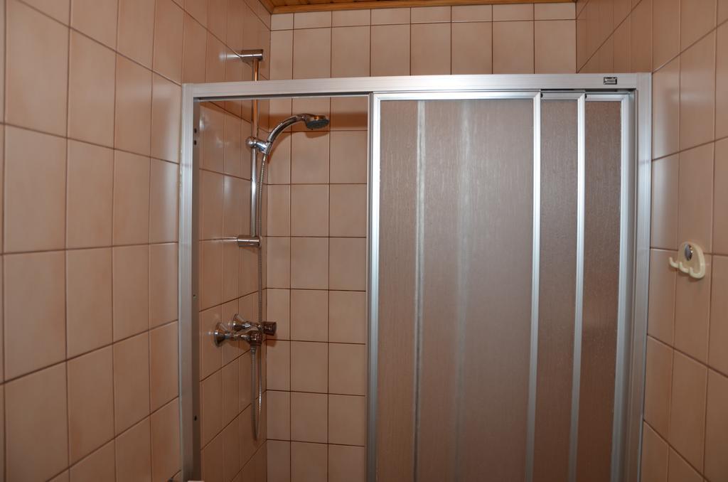 Haus Dachstein Schnitzer Hotel Eben Im Pongau Szoba fotó
