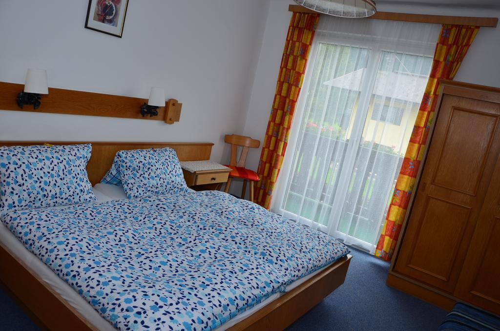 Haus Dachstein Schnitzer Hotel Eben Im Pongau Szoba fotó