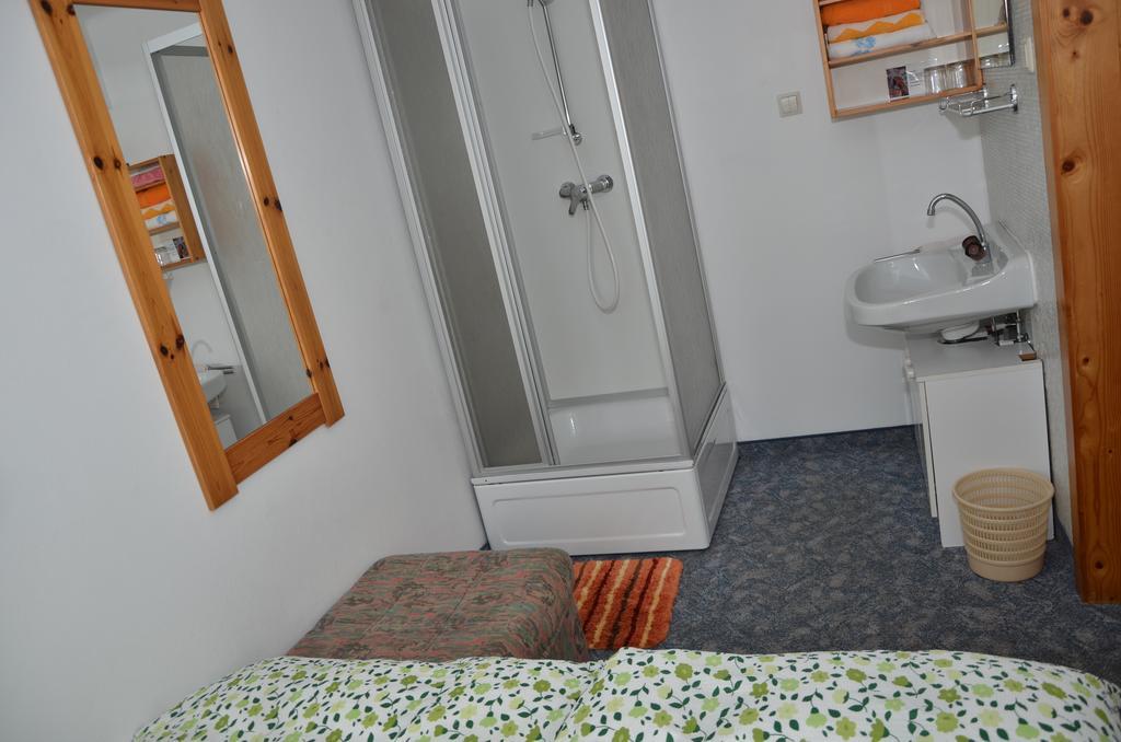 Haus Dachstein Schnitzer Hotel Eben Im Pongau Szoba fotó